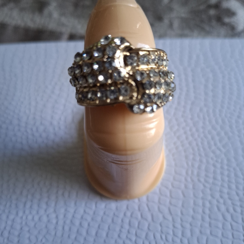 Elegant Gold and Silver Women's Ring